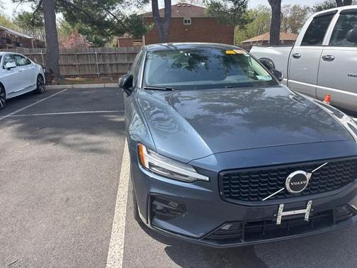 2024 Volvo S60 B5 Core Dark Theme