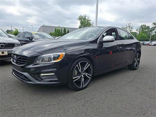 2017 Volvo S60 T6 R-Design Platinum