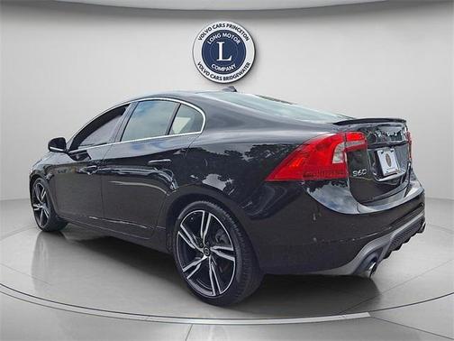 2017 Volvo S60 T6 R-Design Platinum