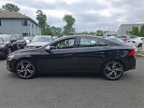 2017 Volvo S60 T6 R-Design Platinum