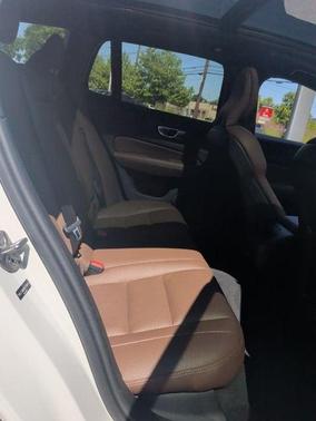 Crystal 2025 Volvo V60 Cross Country B5 Plus