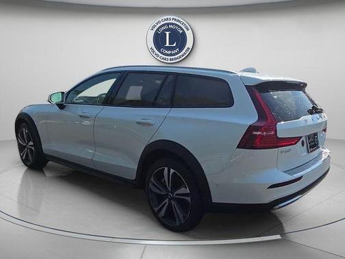 Black 2025 Volvo V60 Cross Country B5 Plus