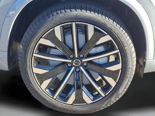 Gray Metallic 2026 Volvo XC40 B5 Ultra Black Edition