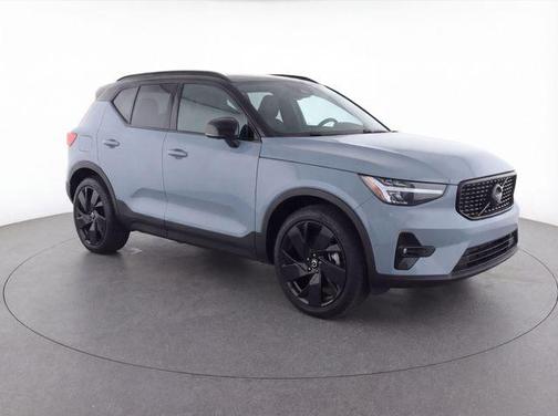 2026 Volvo XC40 B5 Ultra Black Edition