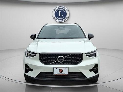 2025 Volvo XC40 B5 Plus Dark Theme