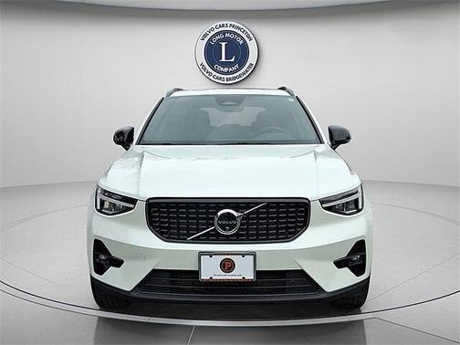 2025 Volvo XC40 Plus
