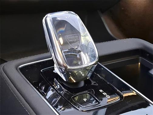 2025 Volvo XC90 B5 Plus 7-Seater