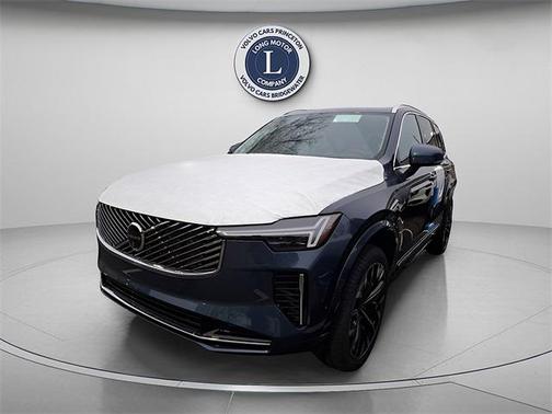 2025 Volvo XC90 B5 Plus 7-Seater