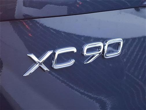 2025 Volvo XC90 B5 Plus 7-Seater