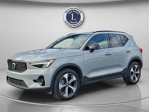 2025 Volvo XC40 Plus