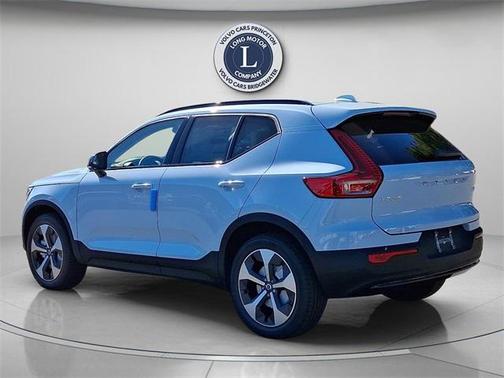 2026 Volvo XC40 B5 Plus
