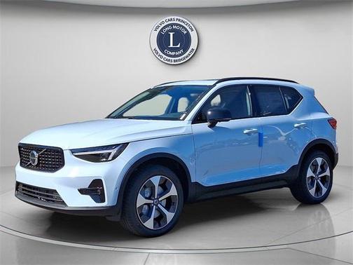 2026 Volvo XC40 B5 Plus