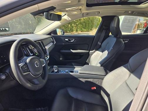 2024 Volvo S60 B5 Core Dark Theme