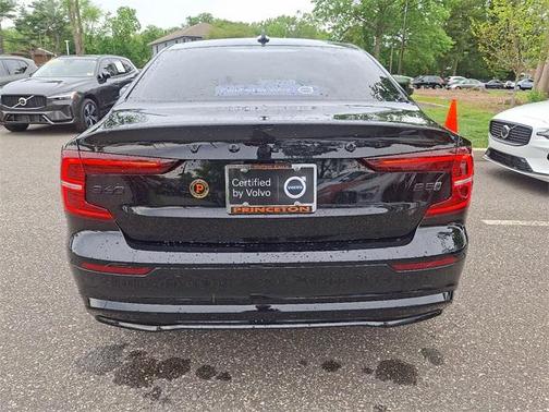 2024 Volvo S60 B5 Plus Black Edition