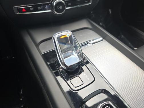 2024 Volvo S60 B5 Plus Black Edition