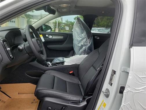 2025 Volvo XC40 Plus Dark Theme