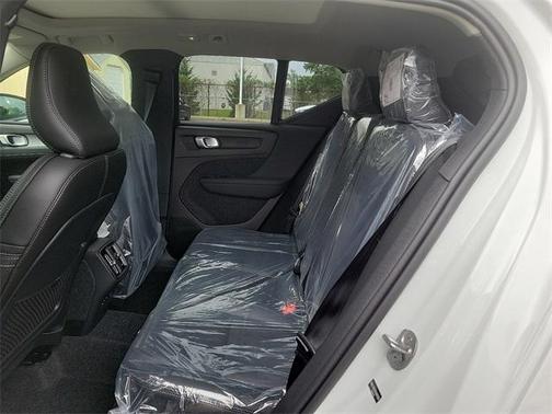 2025 Volvo XC40 Plus Dark Theme
