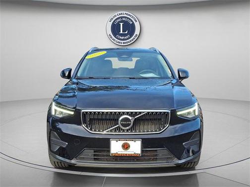 2023 Volvo XC40 B5 Core