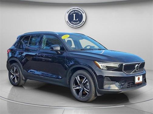 2023 Volvo XC40 B5 Core