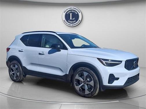 2026 Volvo XC40 B5 Plus