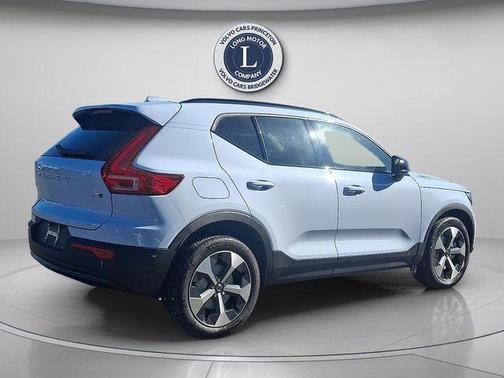 2026 Volvo XC40 B5 Plus