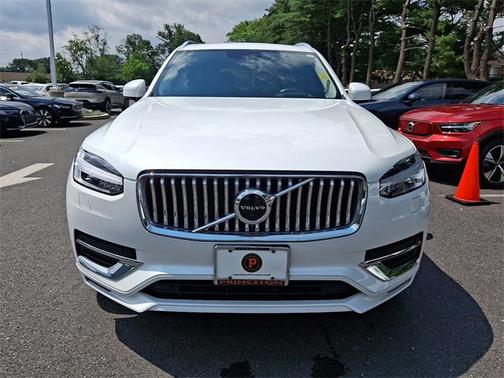 2022 Volvo XC90 T6 Inscription