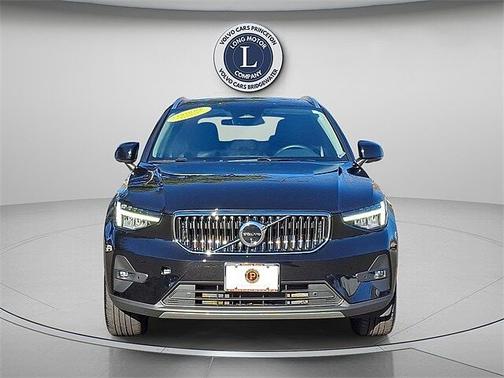 2025 Volvo XC40 Plus