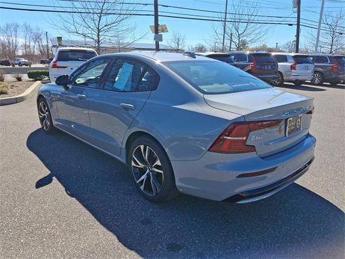 2025 Volvo S60 B5 Core