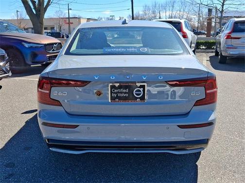 2025 Volvo S60 B5 Core