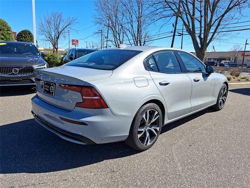 2025 Volvo S60 B5 Core