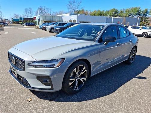 2025 Volvo S60 B5 Core