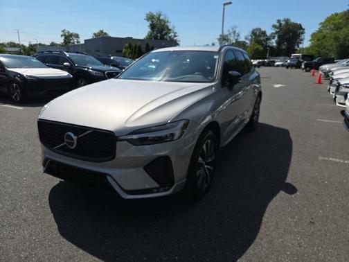 2025 Volvo XC60 Plus