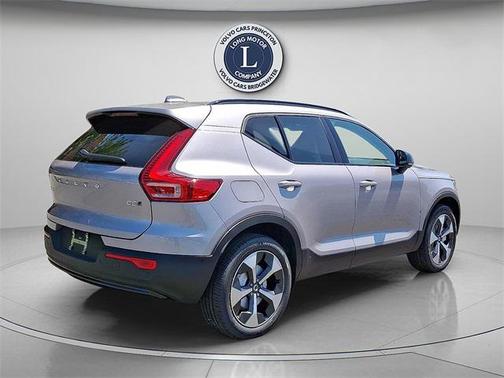 2026 Volvo XC40 B5 Plus