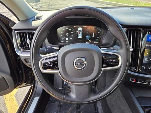 2020 Volvo S60 T5 Momentum