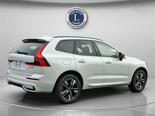 2026 Volvo XC60 B5 Plus