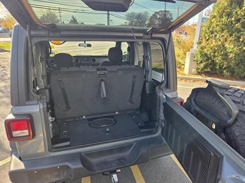 2022 Jeep Wrangler Willys