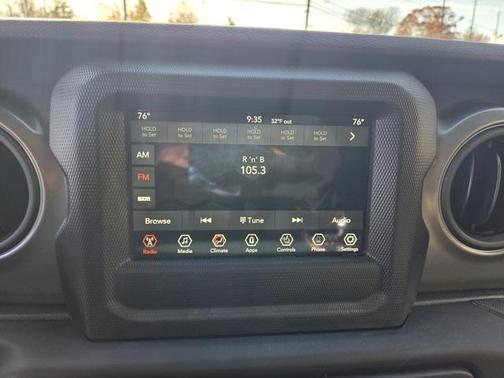 2022 Jeep Wrangler Willys