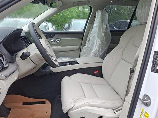 2025 Volvo XC90 B6 Ultra