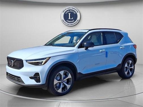 2026 Volvo XC40 B5 Plus