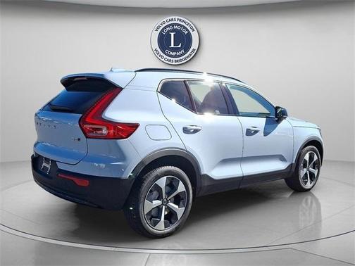 2026 Volvo XC40 B5 Plus