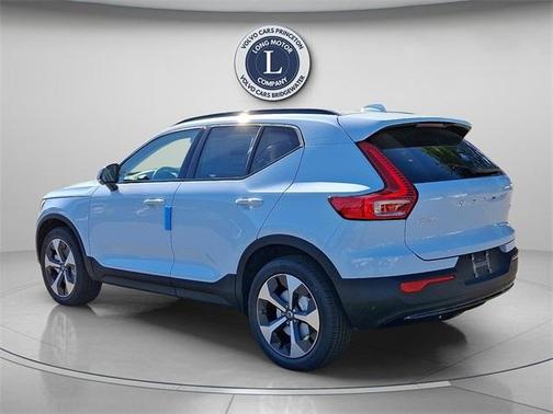 2026 Volvo XC40 B5 Plus