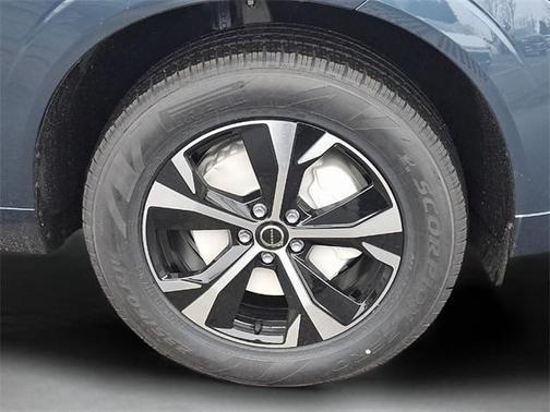 2026 Volvo XC60 B5 Core