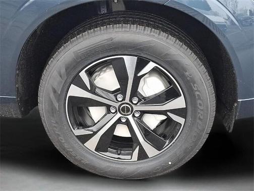 2026 Volvo XC60 B5 Core