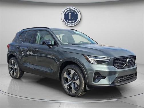 2026 Volvo XC40 B5 Plus