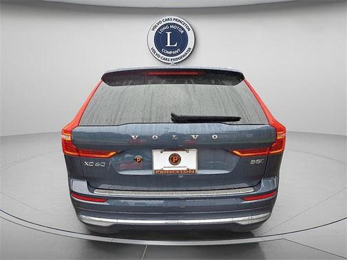 2022 Volvo XC60 B5 Inscription