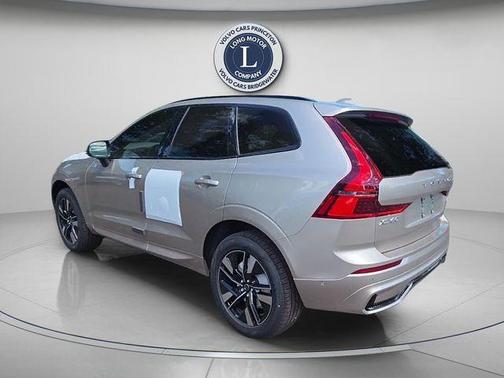 Bright 2026 Volvo XC60 B5 Plus