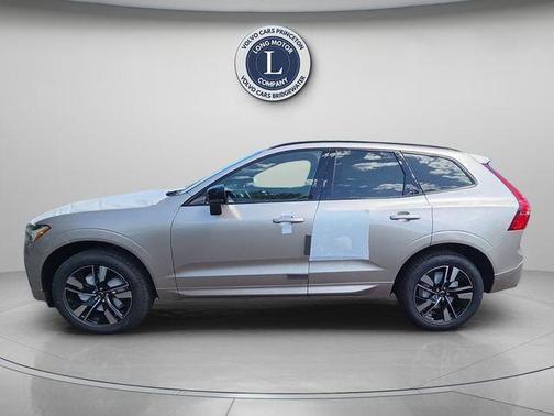 Bright 2026 Volvo XC60 B5 Plus