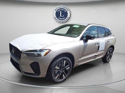 Bright 2026 Volvo XC60 B5 Plus