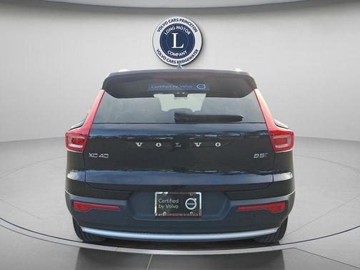 Onyx Black Metallic 2023 Volvo XC40 B5 Core