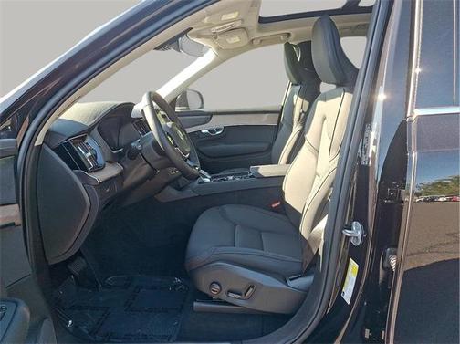 2025 Volvo XC90 B6 Plus 7-Seater